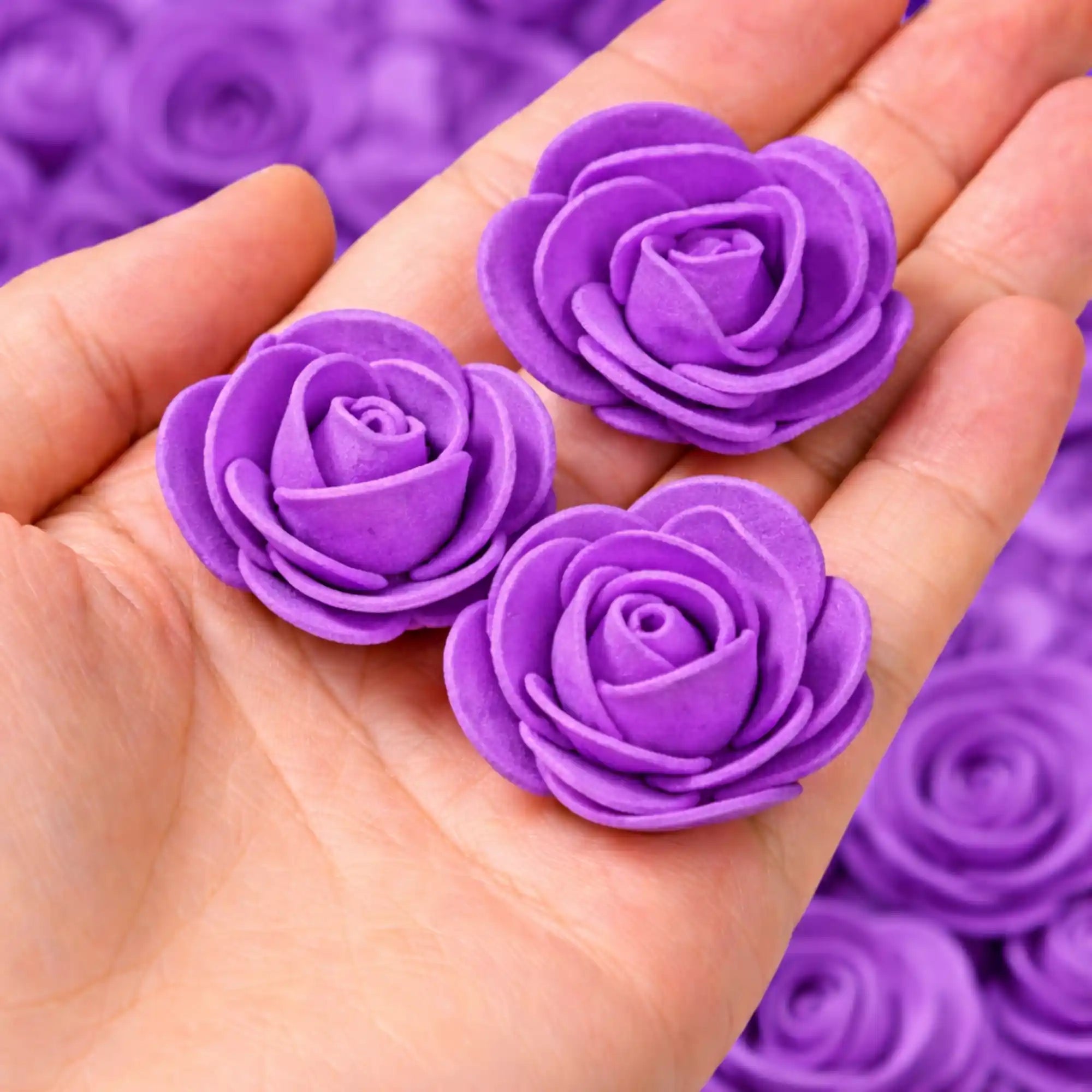 Mini Schaumstoffrosen – Flieder (30 Stück)